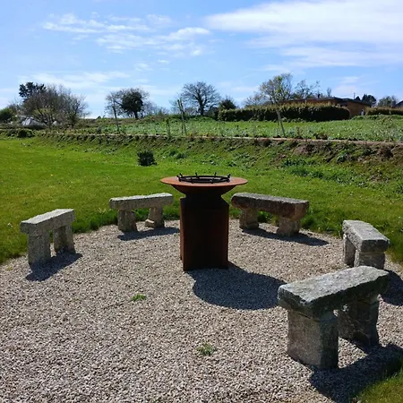 Au Dolmen De Kerhus 